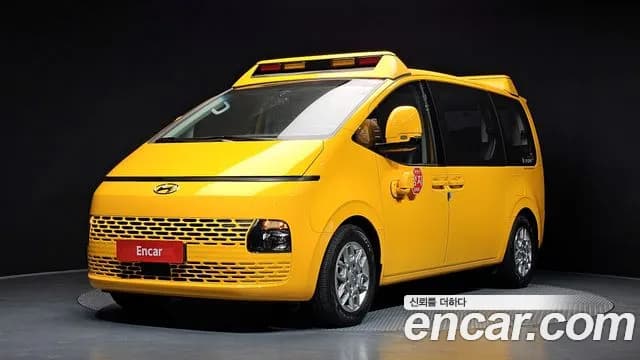 2023 Hyundai Staria